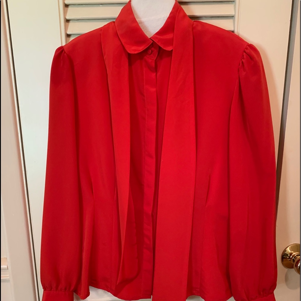 Blouse with tie